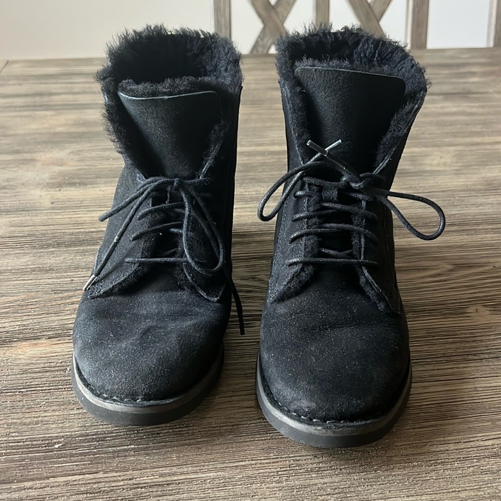 Ugg Women’s lace up boots